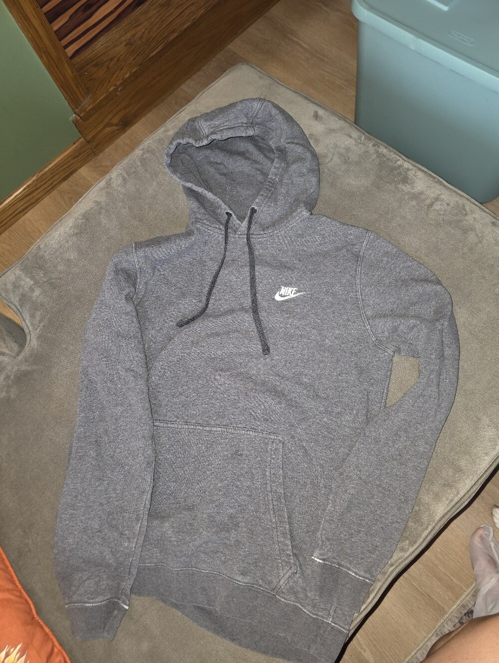 Nike Men’s Heather Gray Pullover Hoodie